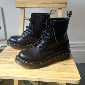 Dr. Martens Black Boots size 6 1460 Smooth